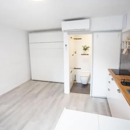 Apartment Studio Green * Lubiana