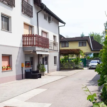 Appartement Apartment Studio Green Ljubljana