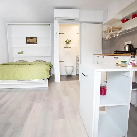 Apartment Studio Green * Lubiana