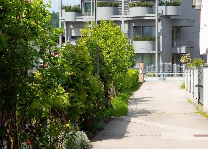 Apartment Studio Green * Lubiana