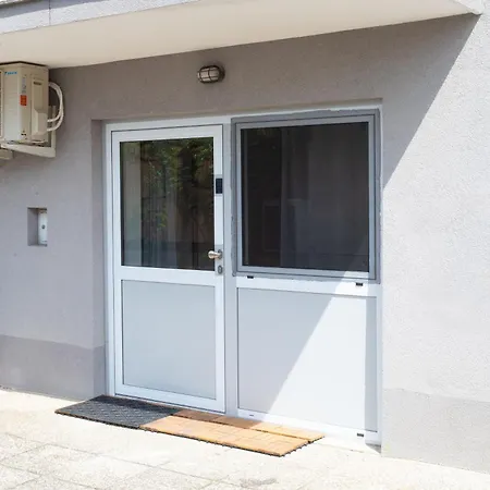 Apartment Studio Green Апартаменти *