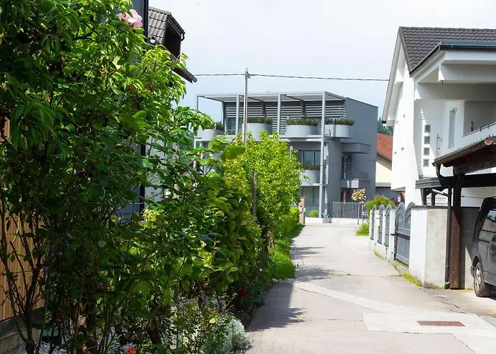 Apartment Studio Green Апартаменти Любляна