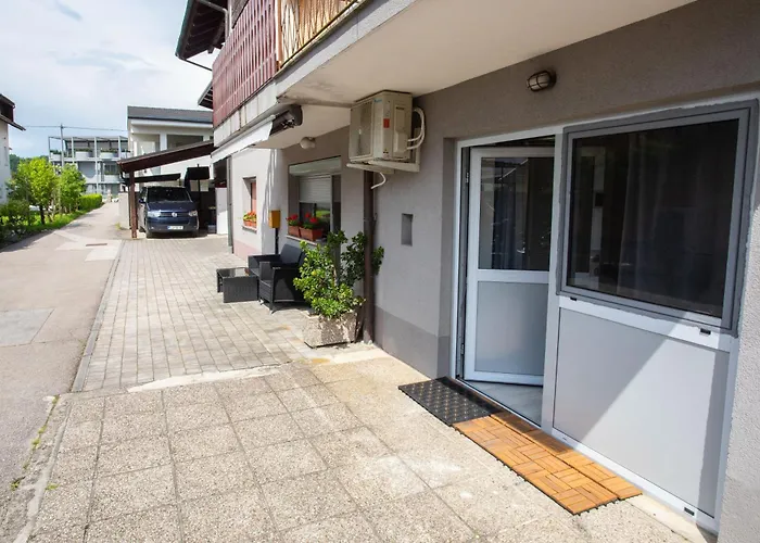 Апартаменти Apartment Studio Green